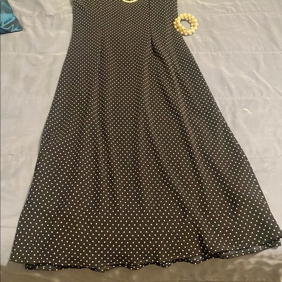 Petite sheath dress, sheer with lining, by Madison Leigh. - Picture 7 of 11